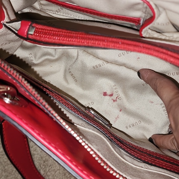 Guess shoulder bag. - Picture 7 of 8